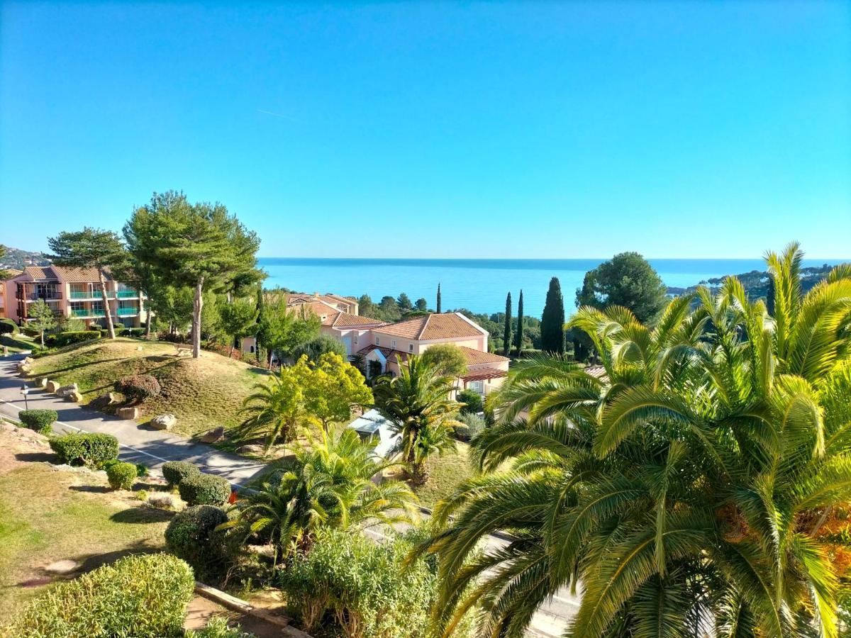 Superbe Appartement Avec Vue Mer Et Piscine Saint-Raphaël Zewnętrze zdjęcie